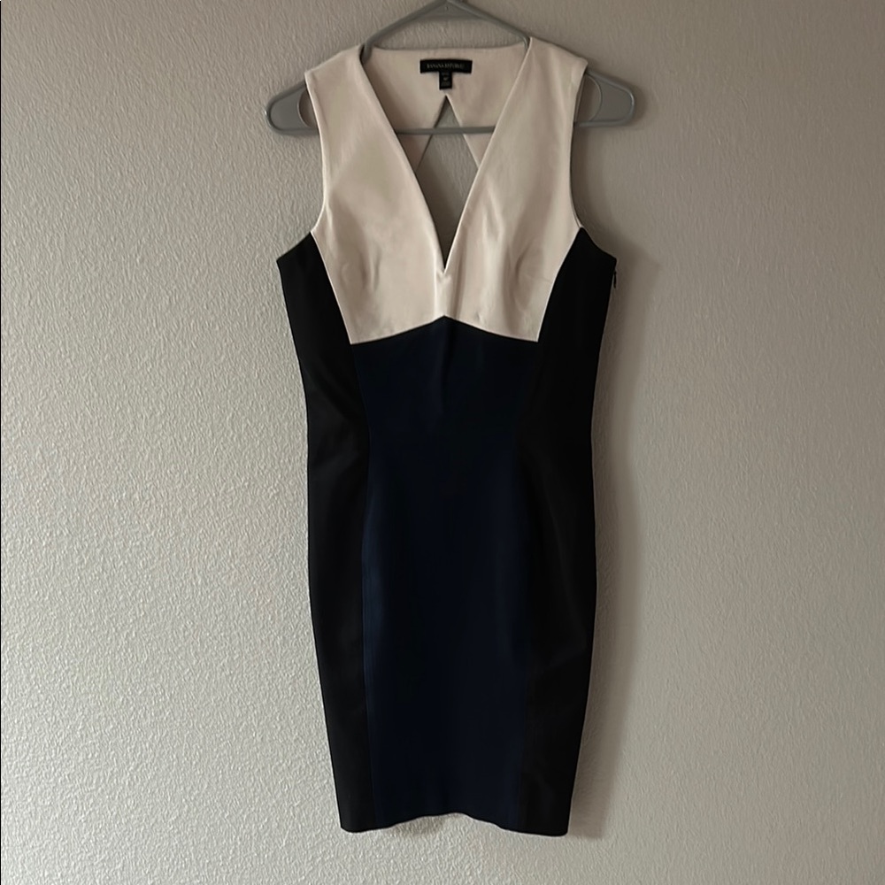Banana Republic White, Navy and Black dress, size 8P